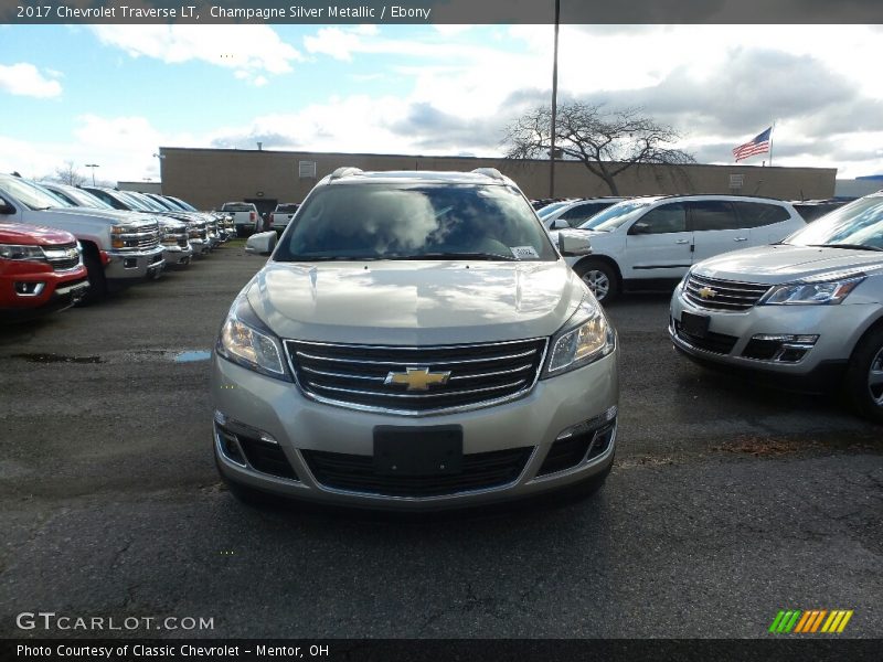 Champagne Silver Metallic / Ebony 2017 Chevrolet Traverse LT