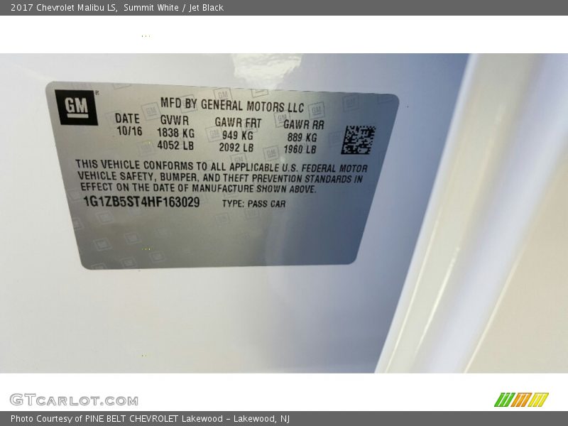 Summit White / Jet Black 2017 Chevrolet Malibu LS