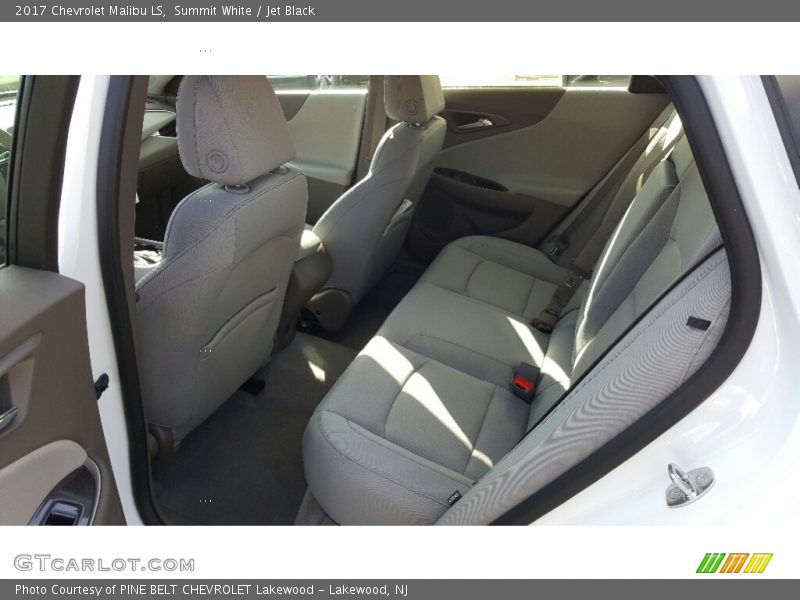Summit White / Jet Black 2017 Chevrolet Malibu LS