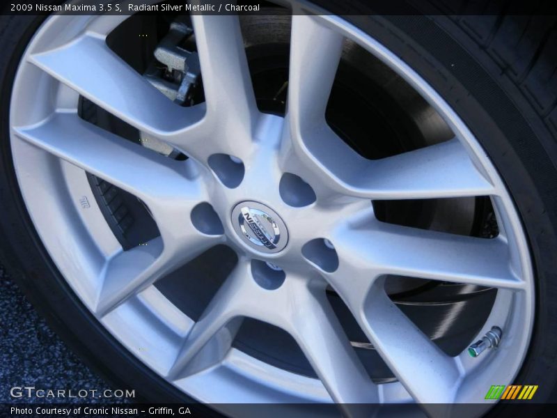 Radiant Silver Metallic / Charcoal 2009 Nissan Maxima 3.5 S