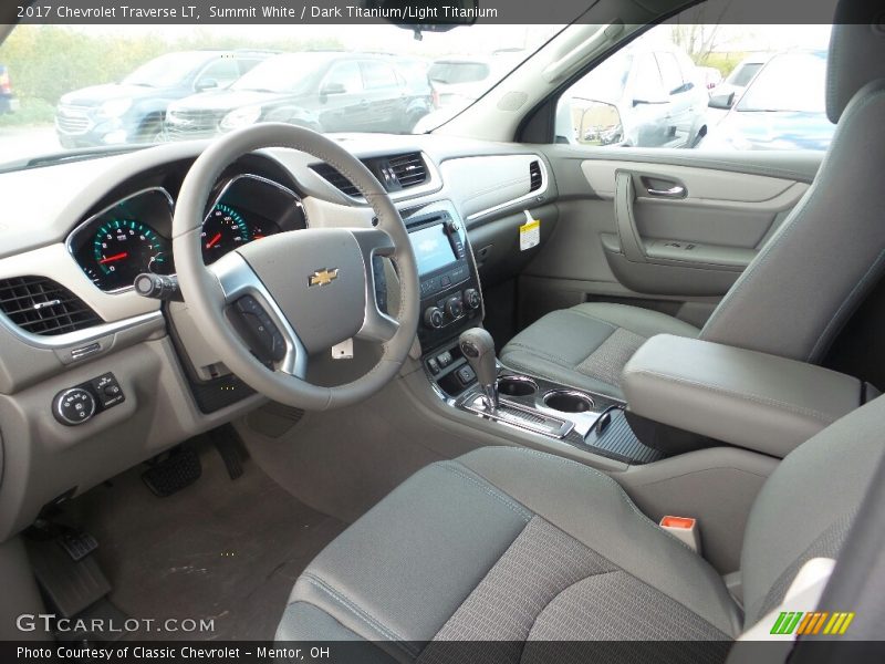 Summit White / Dark Titanium/Light Titanium 2017 Chevrolet Traverse LT