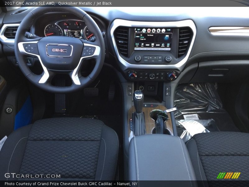 Dashboard of 2017 Acadia SLE AWD