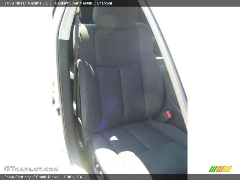 Radiant Silver Metallic / Charcoal 2009 Nissan Maxima 3.5 S
