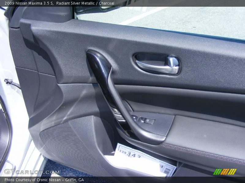 Radiant Silver Metallic / Charcoal 2009 Nissan Maxima 3.5 S