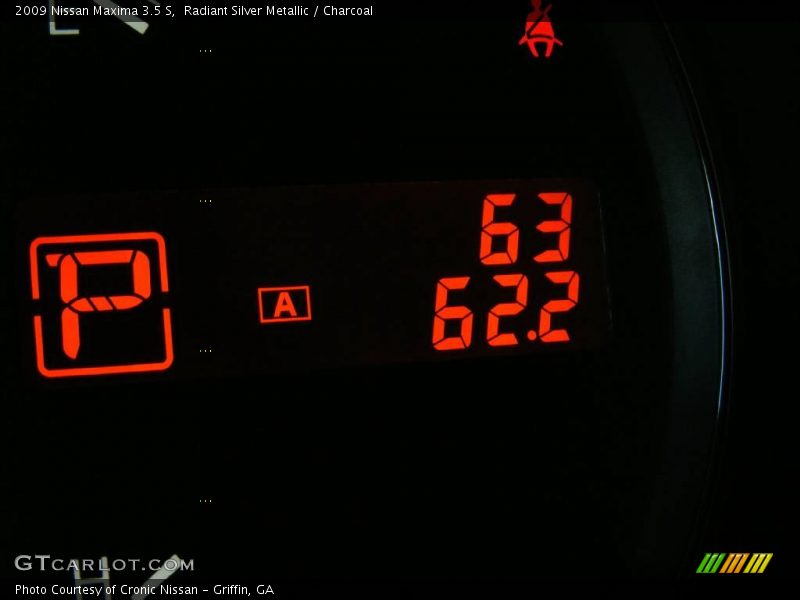 Radiant Silver Metallic / Charcoal 2009 Nissan Maxima 3.5 S