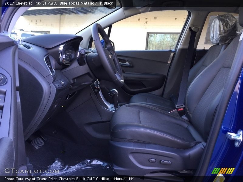  2017 Trax LT AWD Jet Black Interior
