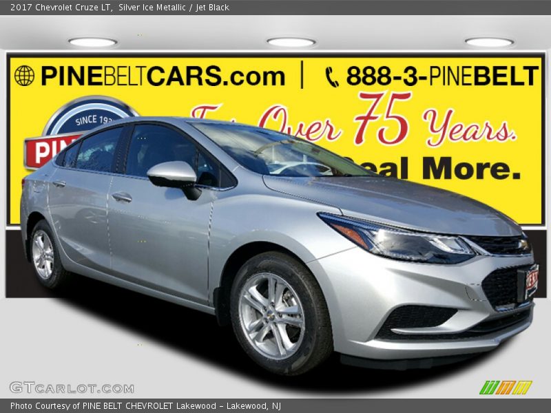 Silver Ice Metallic / Jet Black 2017 Chevrolet Cruze LT