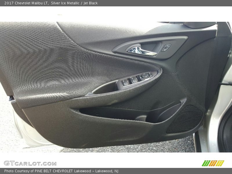 Silver Ice Metallic / Jet Black 2017 Chevrolet Malibu LT