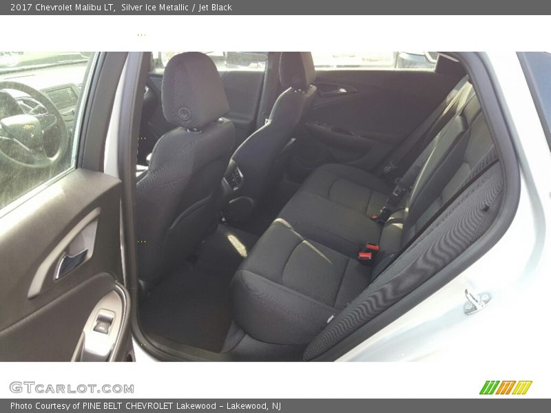 Silver Ice Metallic / Jet Black 2017 Chevrolet Malibu LT