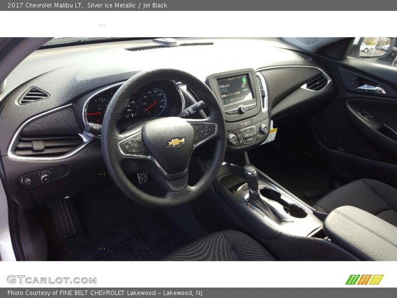 Silver Ice Metallic / Jet Black 2017 Chevrolet Malibu LT