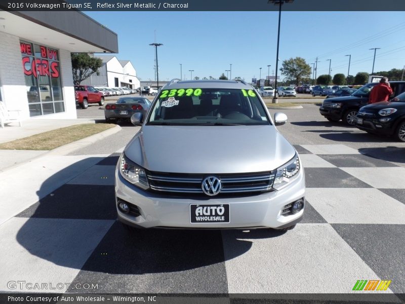 Reflex Silver Metallic / Charcoal 2016 Volkswagen Tiguan SE