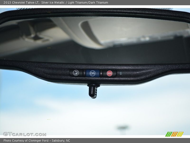 Silver Ice Metallic / Light Titanium/Dark Titanium 2013 Chevrolet Tahoe LT