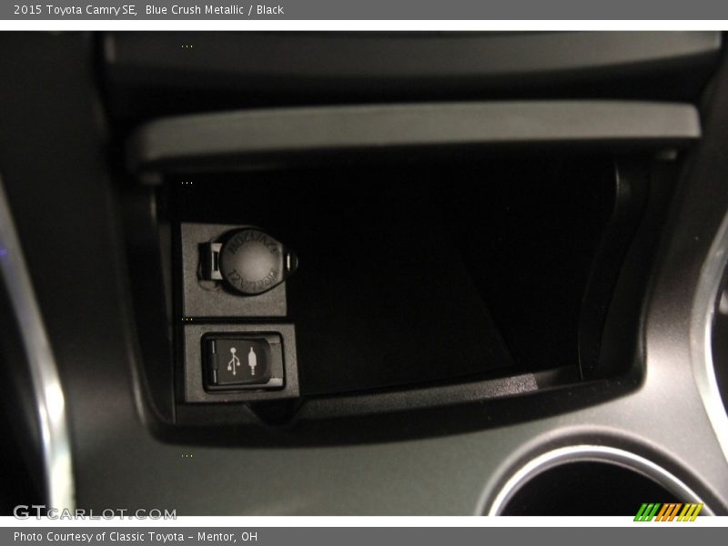 Blue Crush Metallic / Black 2015 Toyota Camry SE