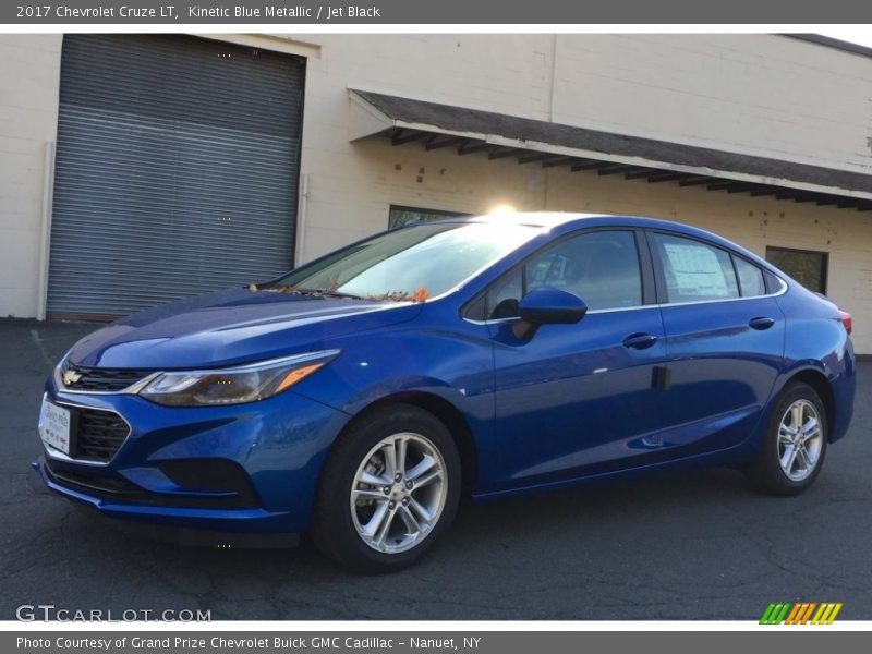 Kinetic Blue Metallic / Jet Black 2017 Chevrolet Cruze LT