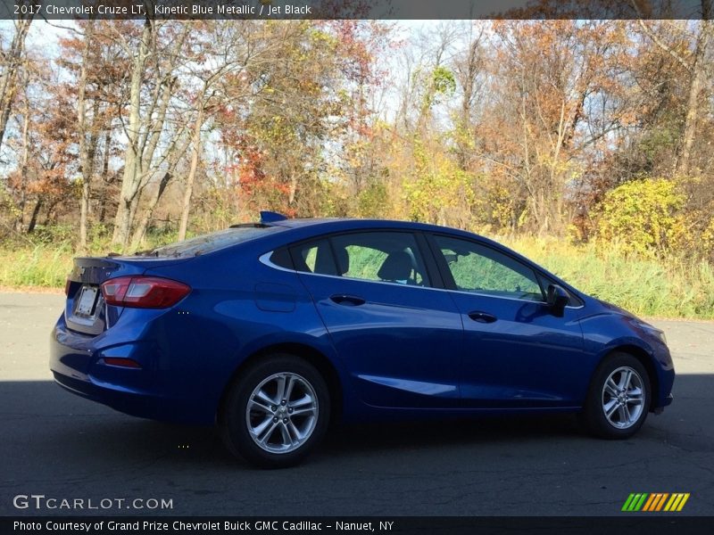 Kinetic Blue Metallic / Jet Black 2017 Chevrolet Cruze LT