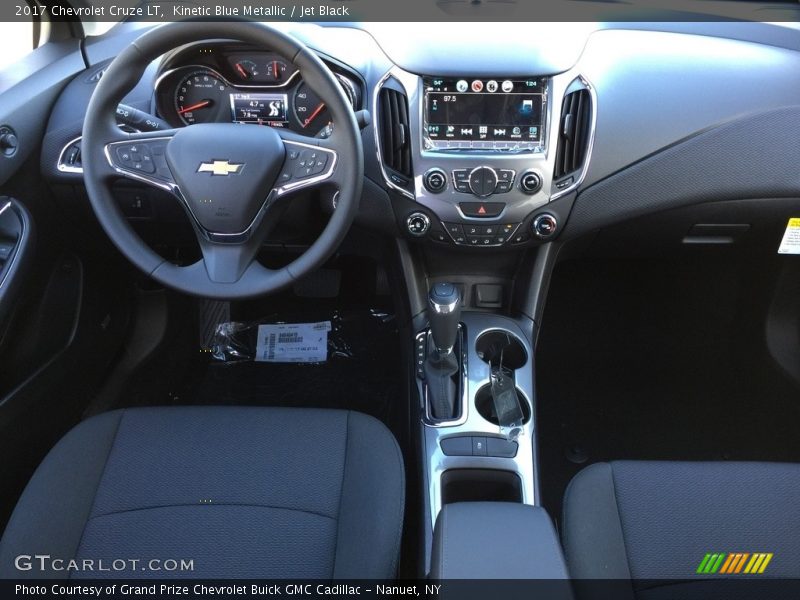 Kinetic Blue Metallic / Jet Black 2017 Chevrolet Cruze LT