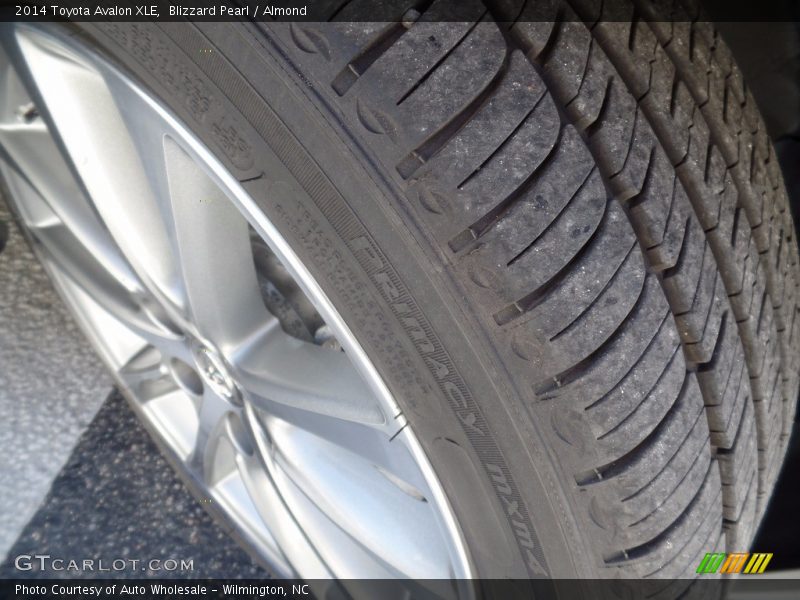 Blizzard Pearl / Almond 2014 Toyota Avalon XLE