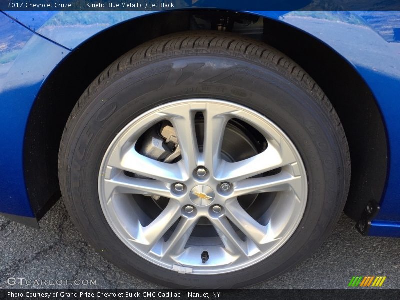Kinetic Blue Metallic / Jet Black 2017 Chevrolet Cruze LT