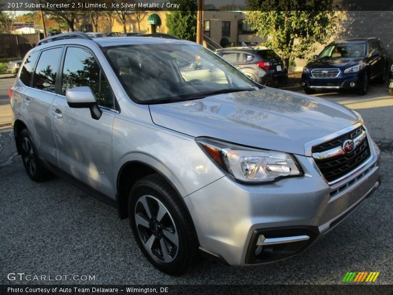 Front 3/4 View of 2017 Forester 2.5i Limited