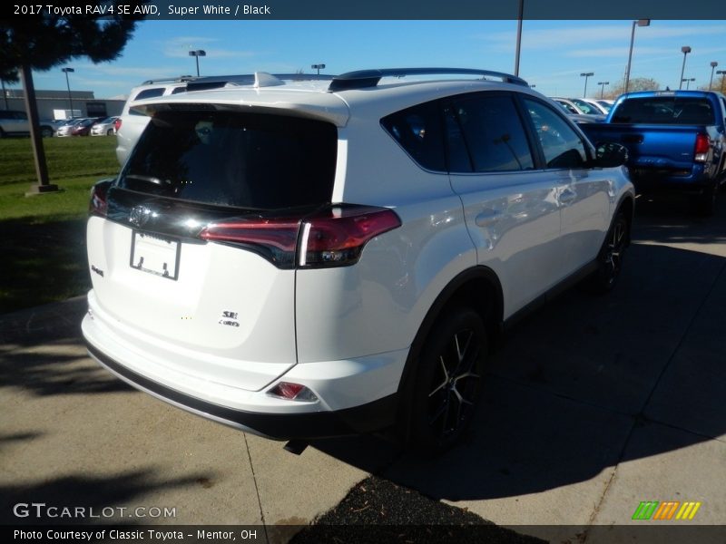 Super White / Black 2017 Toyota RAV4 SE AWD
