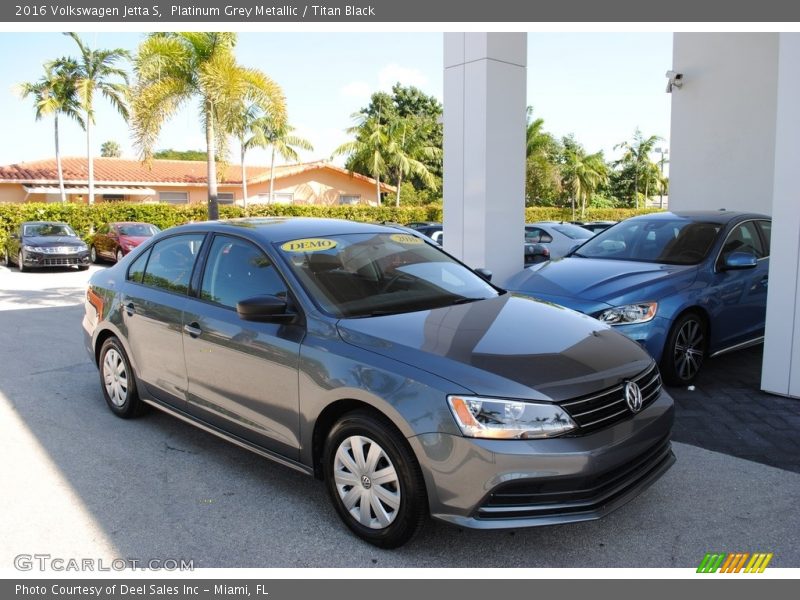 Platinum Grey Metallic / Titan Black 2016 Volkswagen Jetta S