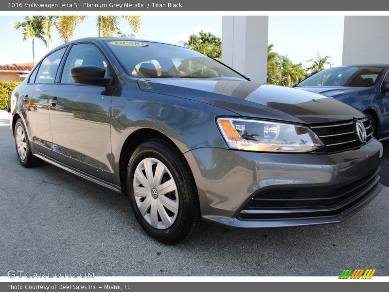 Platinum Grey Metallic / Titan Black 2016 Volkswagen Jetta S