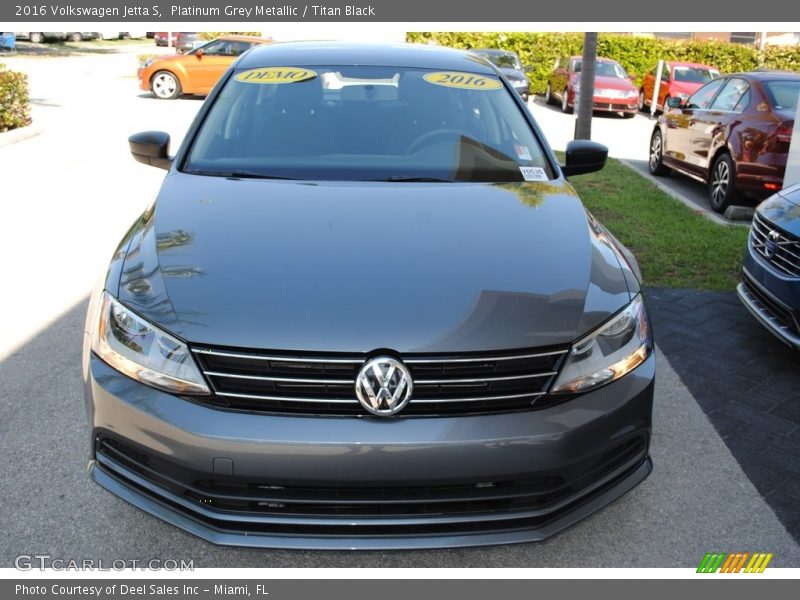 Platinum Grey Metallic / Titan Black 2016 Volkswagen Jetta S