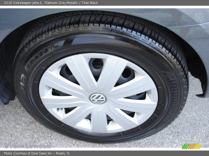 Platinum Grey Metallic / Titan Black 2016 Volkswagen Jetta S