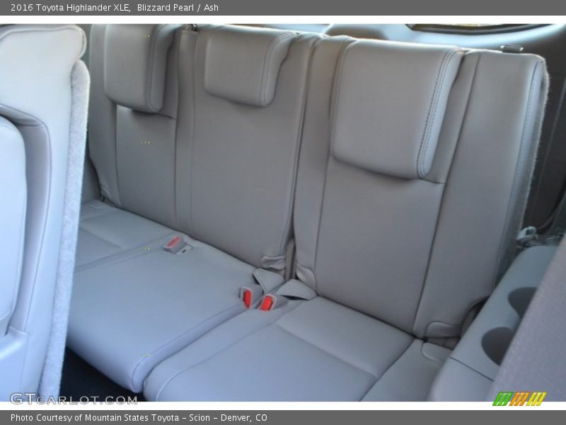 Blizzard Pearl / Ash 2016 Toyota Highlander XLE