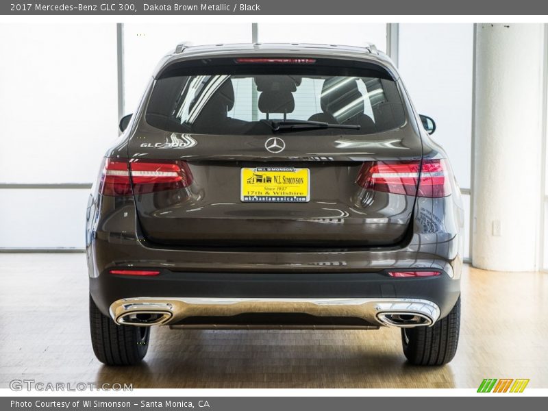 Dakota Brown Metallic / Black 2017 Mercedes-Benz GLC 300