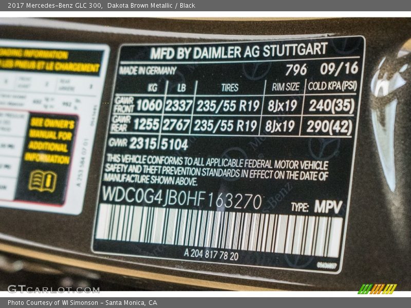 Dakota Brown Metallic / Black 2017 Mercedes-Benz GLC 300