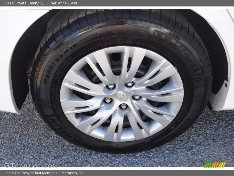 Super White / Ash 2014 Toyota Camry LE