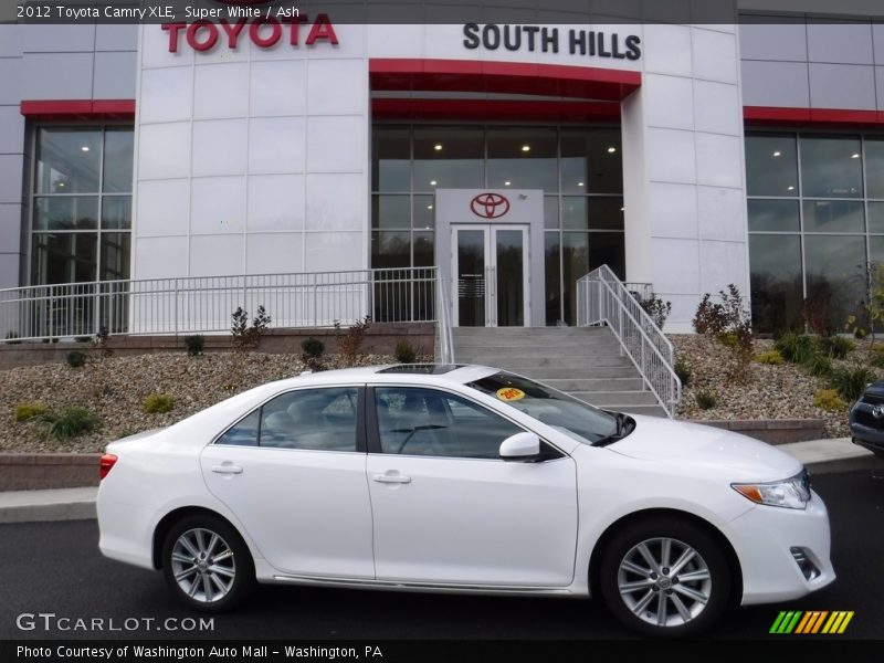 Super White / Ash 2012 Toyota Camry XLE