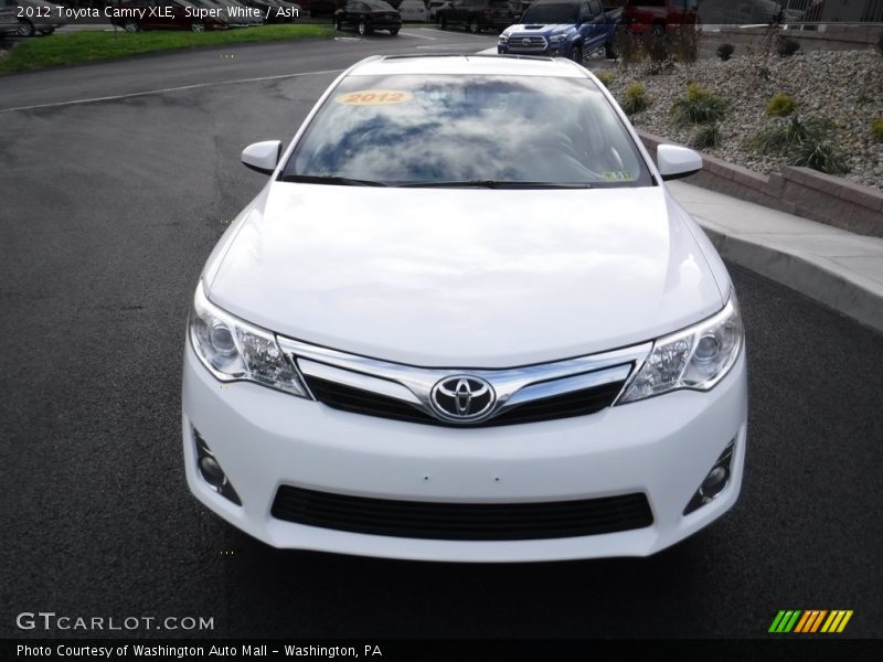 Super White / Ash 2012 Toyota Camry XLE