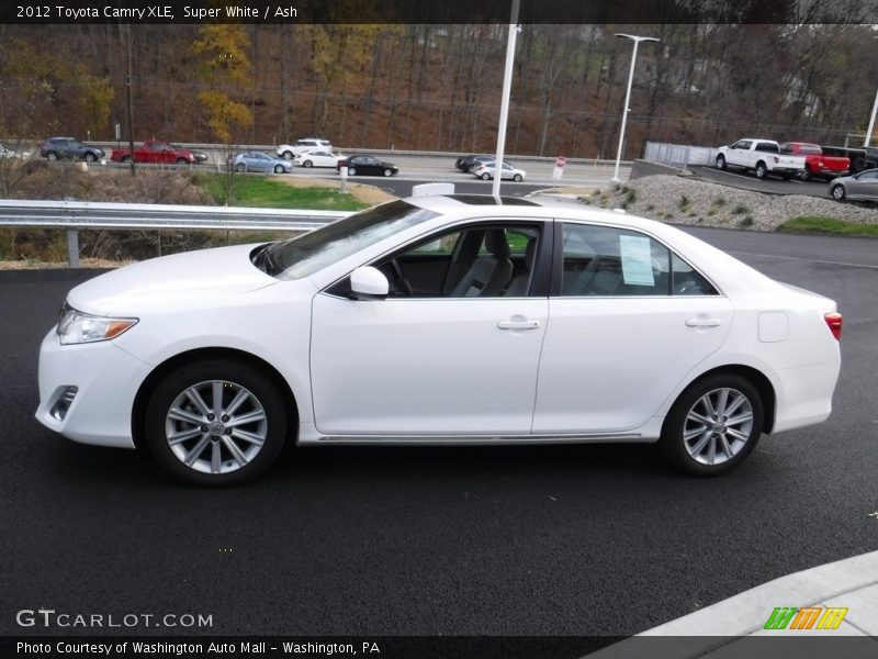 Super White / Ash 2012 Toyota Camry XLE