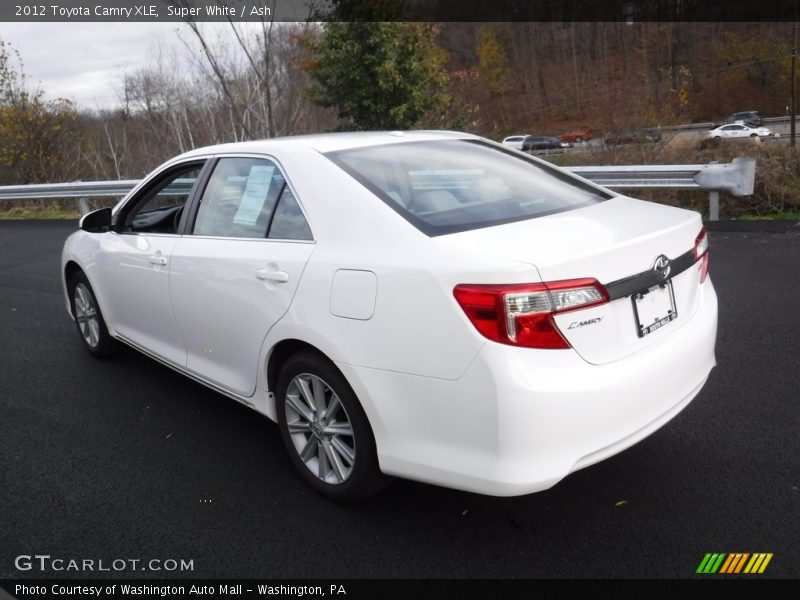 Super White / Ash 2012 Toyota Camry XLE