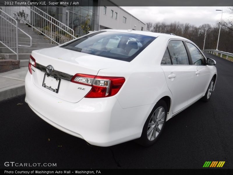Super White / Ash 2012 Toyota Camry XLE
