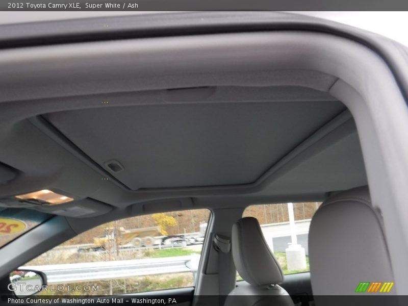 Super White / Ash 2012 Toyota Camry XLE