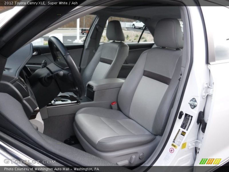 Super White / Ash 2012 Toyota Camry XLE