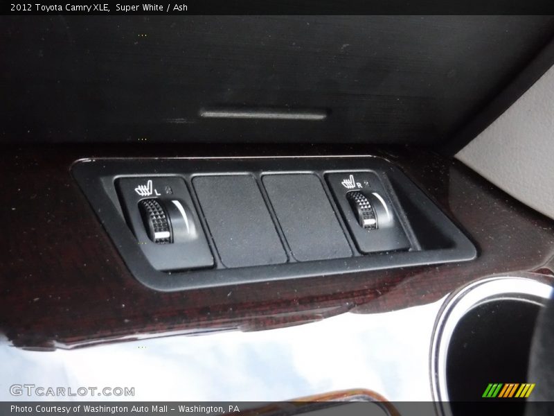 Super White / Ash 2012 Toyota Camry XLE