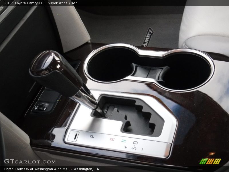 Super White / Ash 2012 Toyota Camry XLE