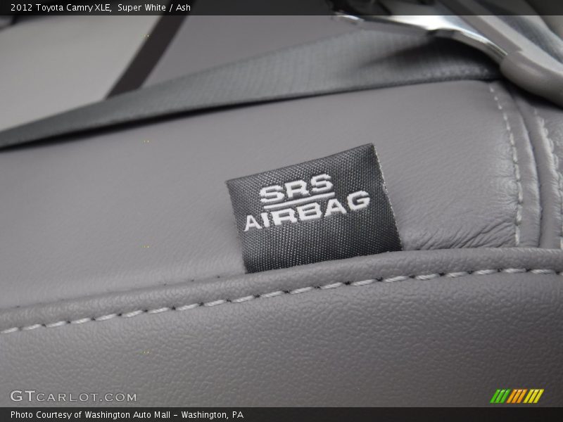 Super White / Ash 2012 Toyota Camry XLE