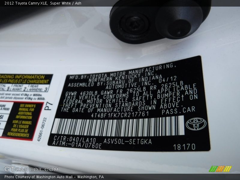 Super White / Ash 2012 Toyota Camry XLE