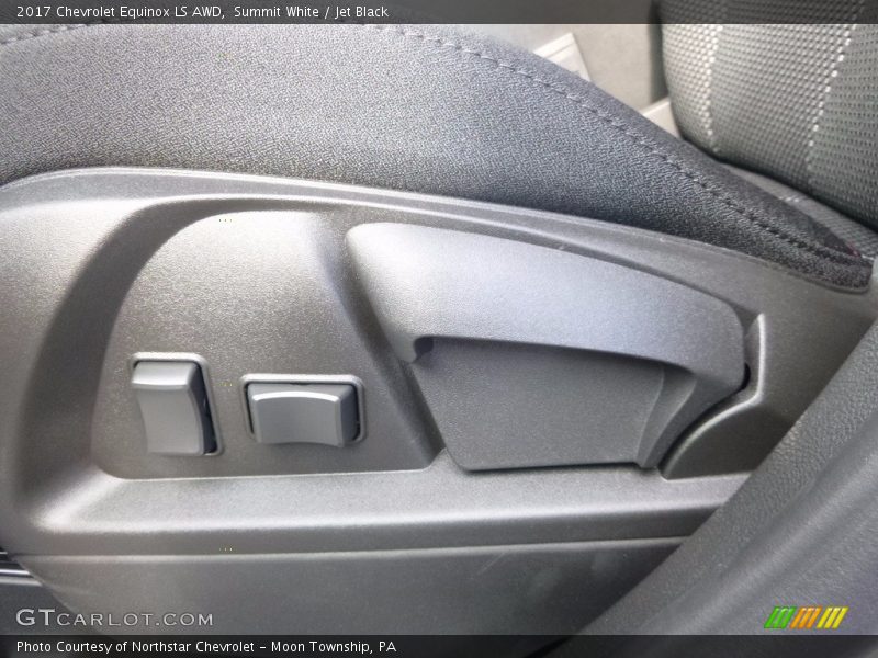 Summit White / Jet Black 2017 Chevrolet Equinox LS AWD