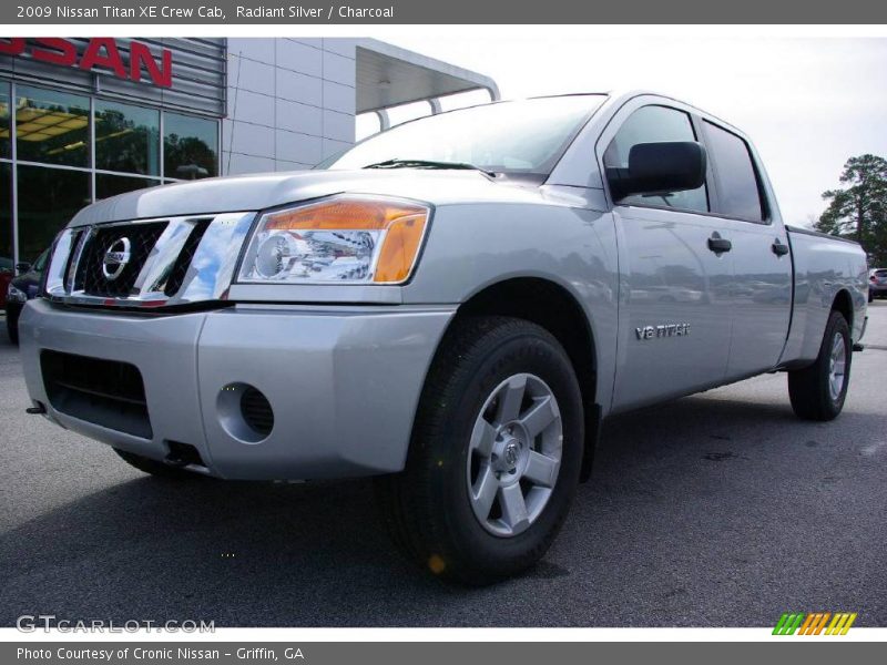 Radiant Silver / Charcoal 2009 Nissan Titan XE Crew Cab