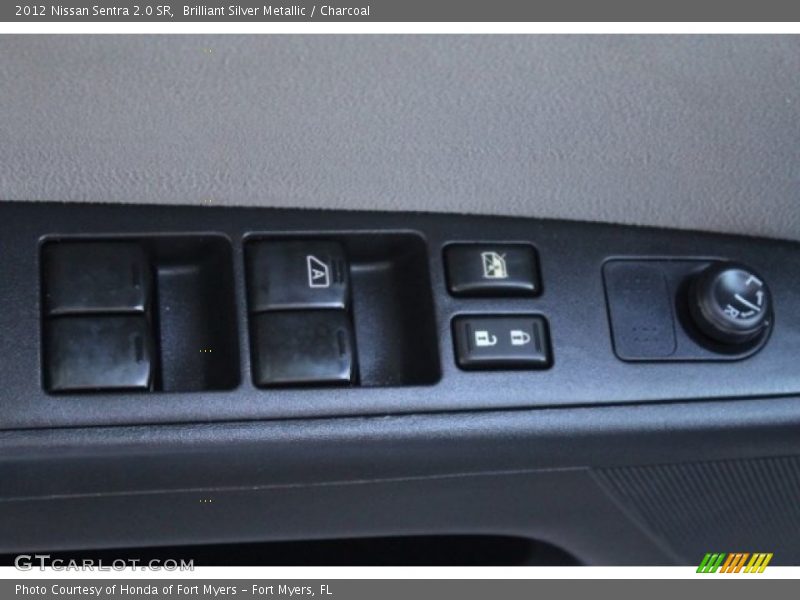 Brilliant Silver Metallic / Charcoal 2012 Nissan Sentra 2.0 SR