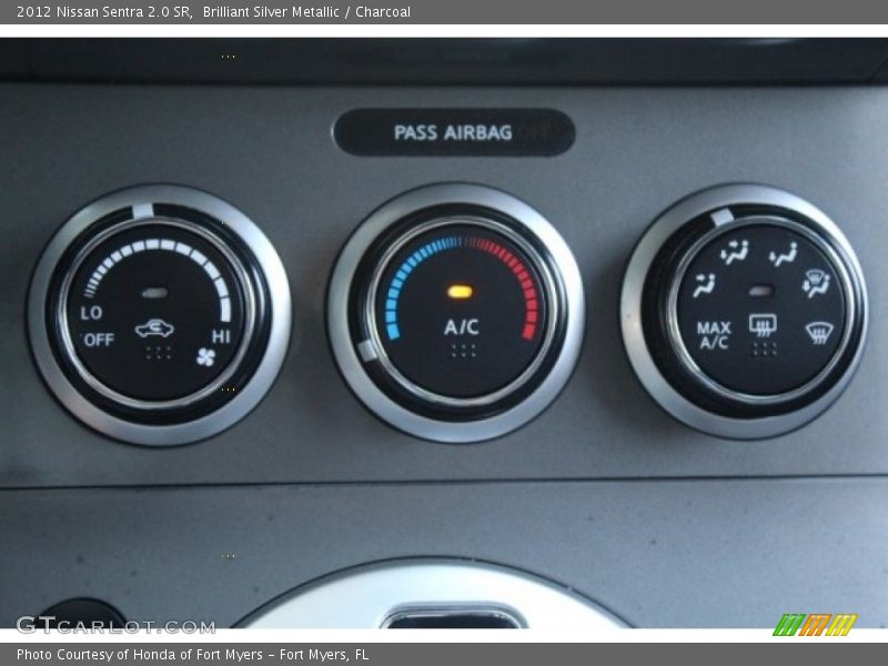 Brilliant Silver Metallic / Charcoal 2012 Nissan Sentra 2.0 SR