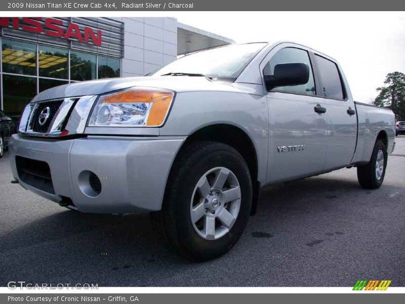 Radiant Silver / Charcoal 2009 Nissan Titan XE Crew Cab 4x4