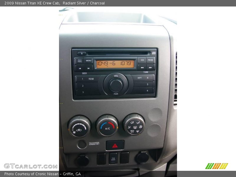 Radiant Silver / Charcoal 2009 Nissan Titan XE Crew Cab