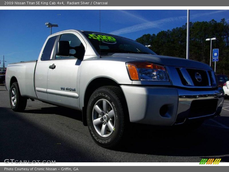 Radiant Silver / Charcoal 2009 Nissan Titan SE King Cab 4x4